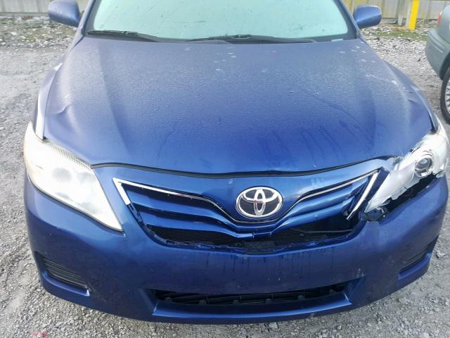 4T1BF3EK7BU698200 - 2011 TOYOTA CAMRY BASE BLUE photo 7