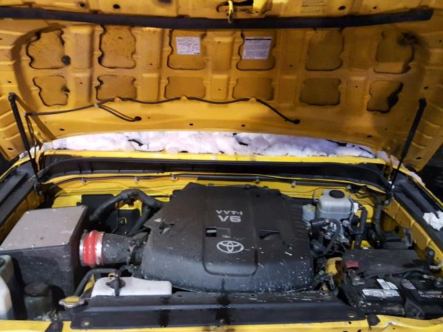 JTEBU11F270023467 - 2007 TOYOTA FJ CRUISER YELLOW photo 7