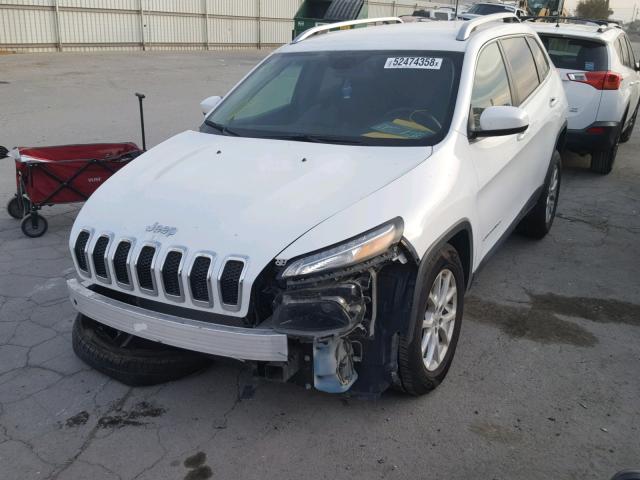 1C4PJMCB8HW583118 - 2017 JEEP CHEROKEE L WHITE photo 2