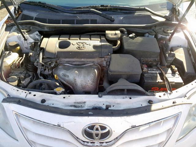 4T1BF3EK5BU777526 - 2011 TOYOTA CAMRY BASE WHITE photo 7