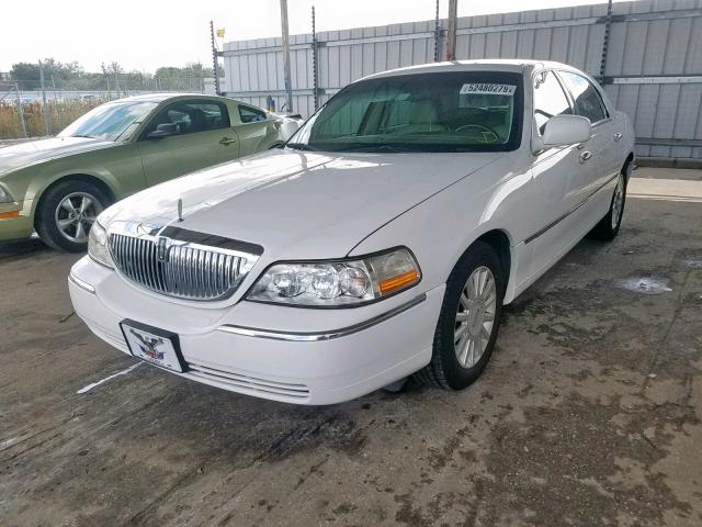 1LNHM81W15Y666913 - 2005 LINCOLN TOWN CAR S WHITE photo 2