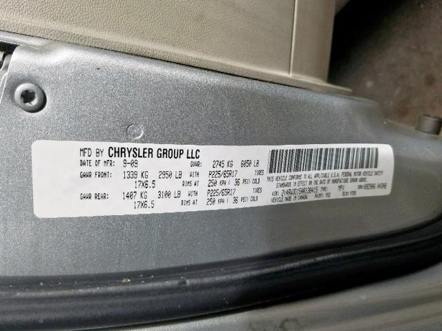 2V4RW3D15AR138415 - 2010 VOLKSWAGEN ROUTAN SE SILVER photo 10