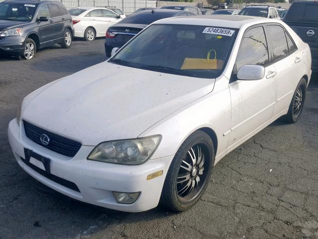 JTHBD192120060572 - 2002 LEXUS IS 300 WHITE photo 2