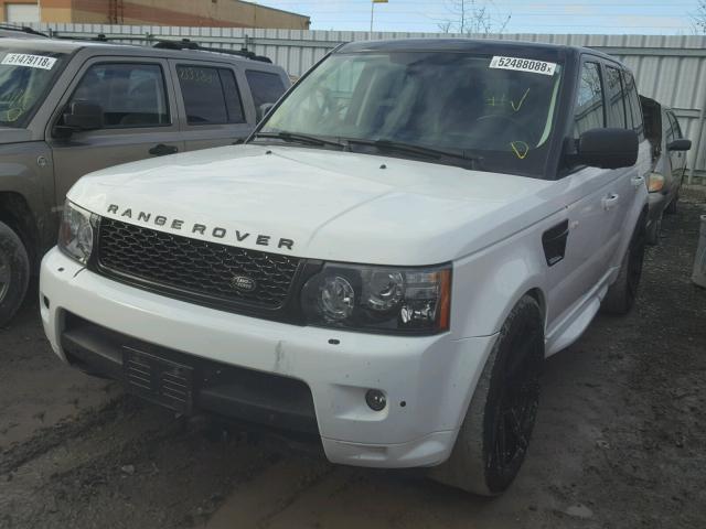 SALSH2E42AA240051 - 2010 LAND ROVER RANGE ROVE WHITE photo 2