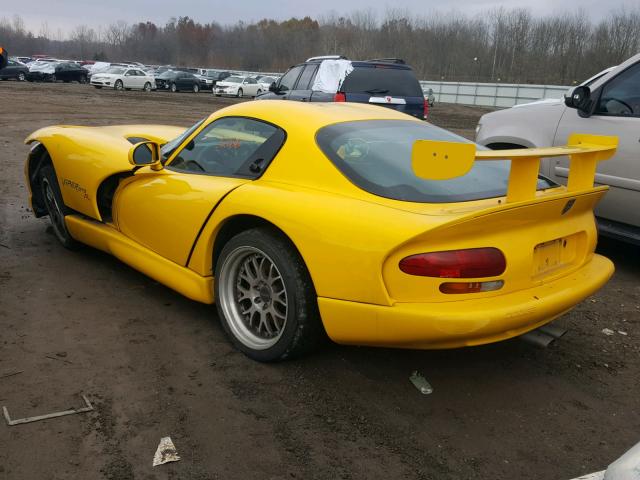 1B3ER69E42V102194 - 2002 DODGE VIPER GTS YELLOW photo 3