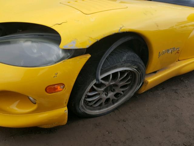 1B3ER69E42V102194 - 2002 DODGE VIPER GTS YELLOW photo 9