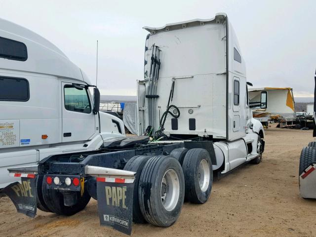 1XKYD49X9GJ498450 - 2016 KENWORTH CONSTRUCTI WHITE photo 4