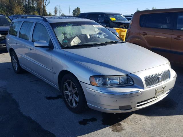 YV1SW592252460016 - 2005 VOLVO V70 FWD SILVER photo 1