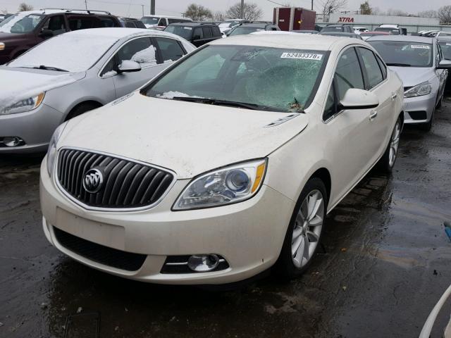 1G4PR5SK0E4215230 - 2014 BUICK VERANO CON WHITE photo 2