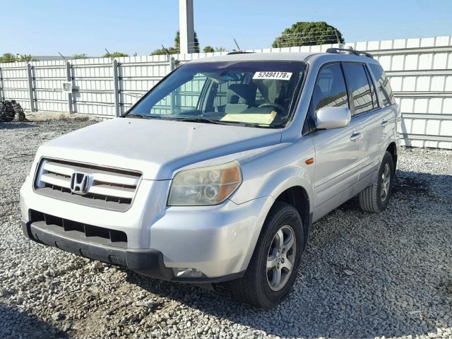 5FNYF18426B003572 - 2006 HONDA PILOT EX SILVER photo 2