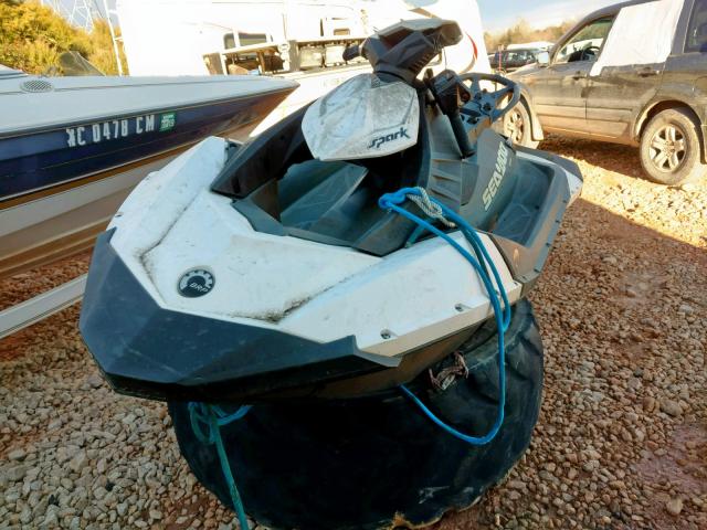 YDV54558C515 - 2015 SEAD JETSKI WHITE photo 2