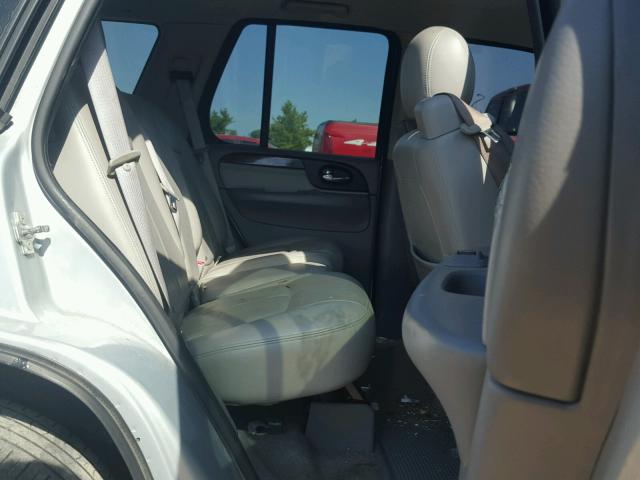 1GKDT13S272180371 - 2007 GMC ENVOY SILVER photo 6