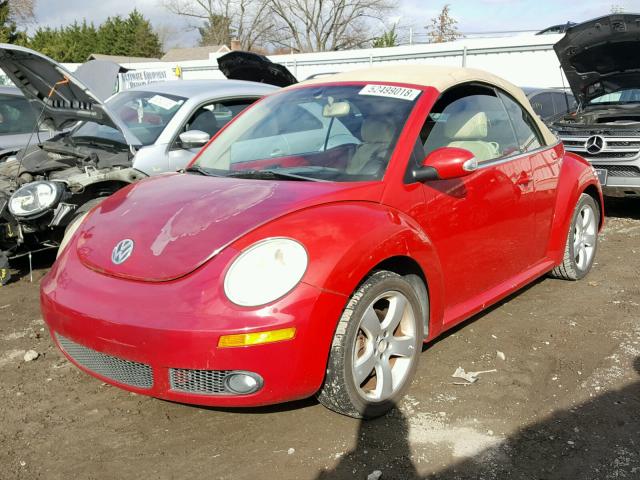 3VWSF31Y06M319771 - 2006 VOLKSWAGEN NEW BEETLE RED photo 2