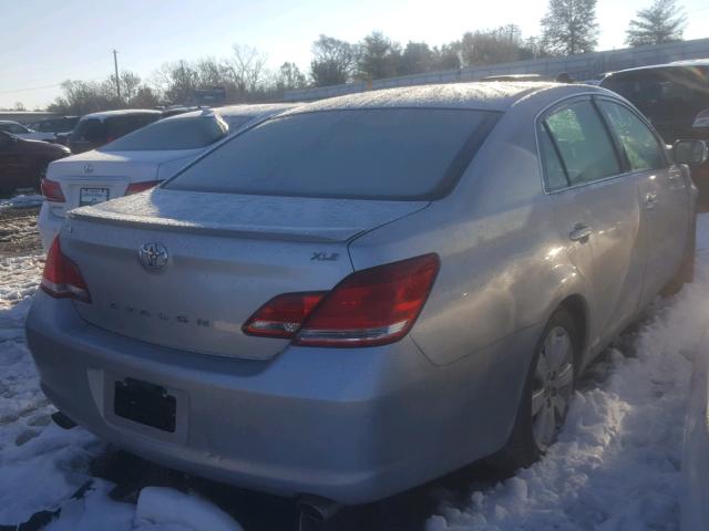 4T1BK36B86U077578 - 2006 TOYOTA AVALON XL GRAY photo 4