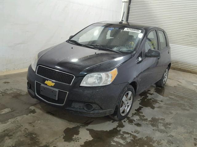 KL1TD66E19B612773 - 2009 CHEVROLET AVEO LS BLACK photo 2
