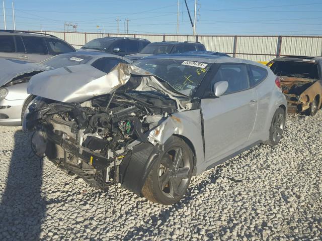 KMHTC6AE2FU224692 - 2015 HYUNDAI VELOSTER T SILVER photo 2