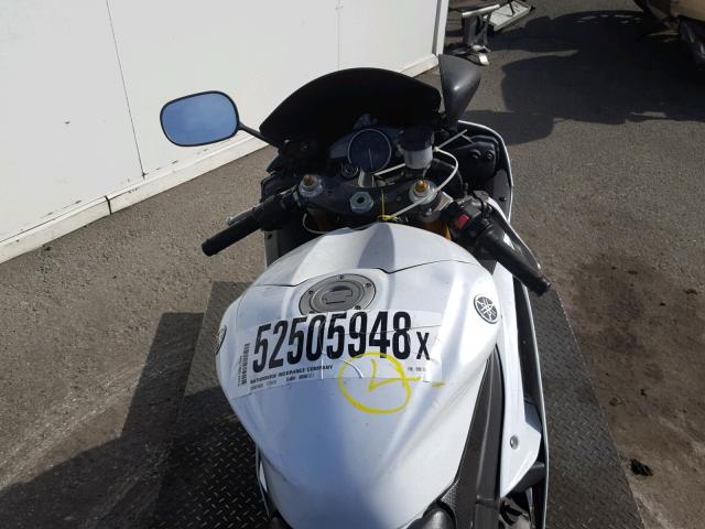 JYARJ16Y6FA009114 - 2015 YAMAHA YZFR6 C WHITE photo 5