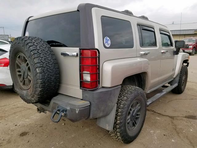 5GTDN13E578223977 - 2007 HUMMER H3 GRAY photo 4