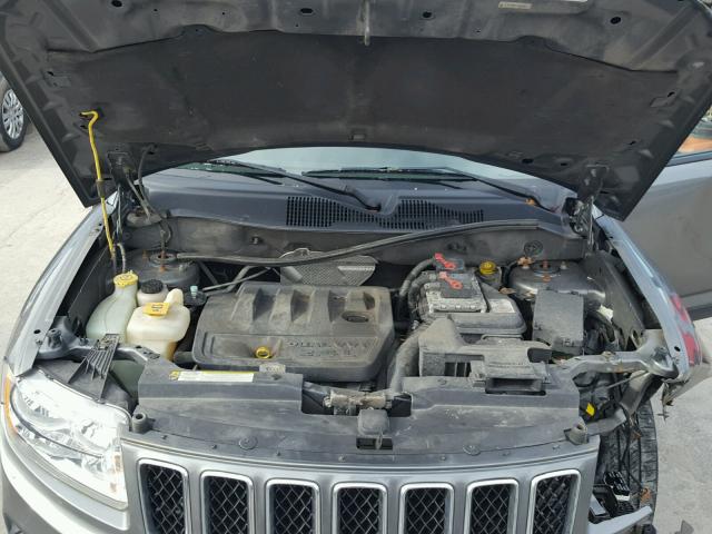 1C4NJDBB2CD664659 - 2012 JEEP COMPASS SP 灰色 照片 7