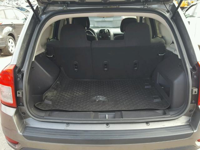 1C4NJDBB2CD664659 - 2012 JEEP COMPASS SP 灰色 照片 9