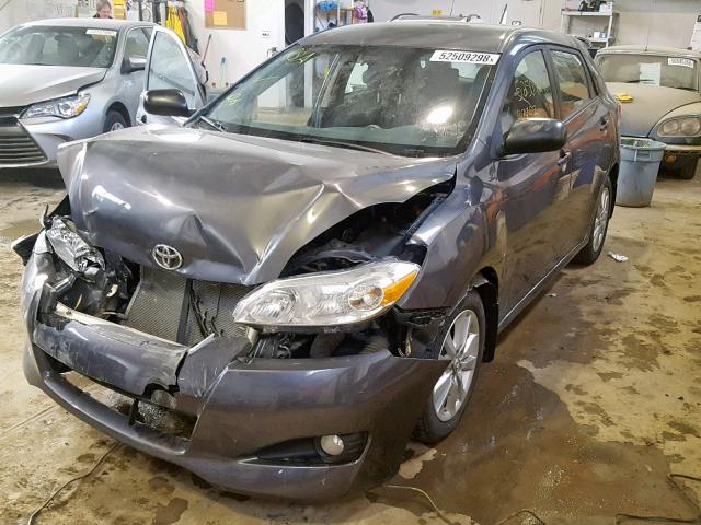 2T1KU4EE3AC252308 - 2010 TOYOTA COROLLA MA GRAY photo 2