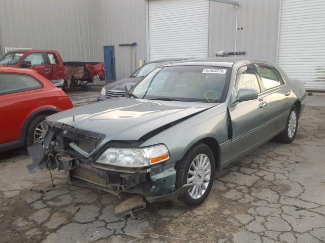 1LNHM81W55Y643568 - 2005 LINCOLN TOWN CAR S GREEN photo 2