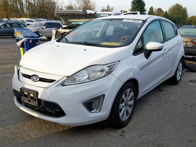 3FADP4EJXCM216287 - 2012 FORD FIESTA SE WHITE photo 2