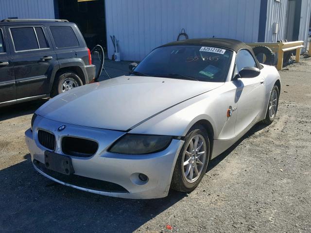 4USBT33584LS51565 - 2004 BMW Z4 2.5 GRAY photo 2