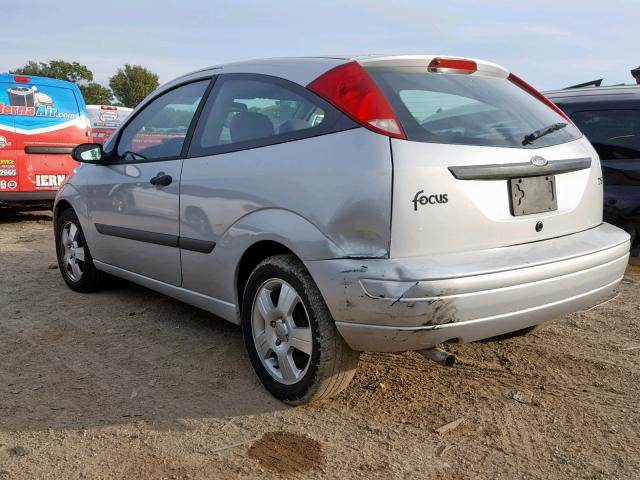 3FAFP31374R123354 - 2004 FORD FOCUS ZX3 SILVER photo 3