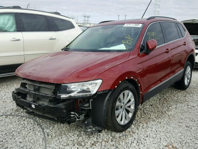 3VV3B7AX9JM143606 - 2018 VOLKSWAGEN TIGUAN SE RED photo 2