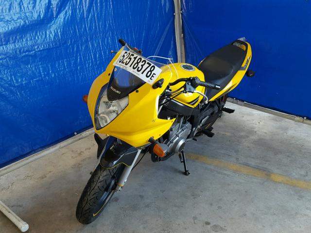 VTTGM51A342101872 - 2004 SUZUKI GS500 FK YELLOW photo 2