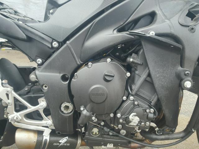 JYARN23EXBA010717 - 2011 YAMAHA YZFR1 BLACK photo 7