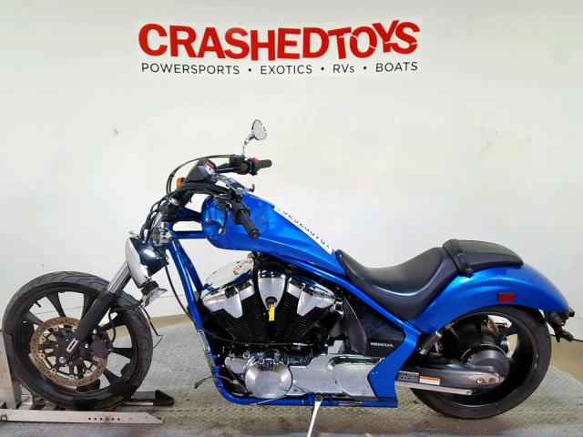 JH2SC6123GK101588 - 2016 HONDA VT1300 CX BLUE photo 5