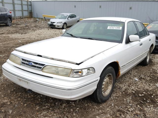 2FALP74WXTX122859 - 1996 FORD CROWN VICT WHITE photo 2