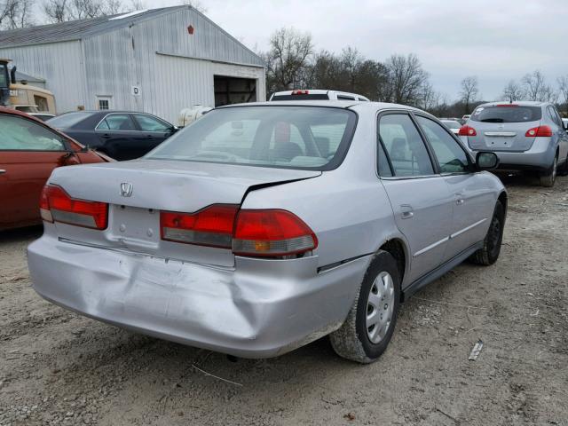 1HGCF86661A051859 - 2001 HONDA ACCORD VAL SILVER photo 4