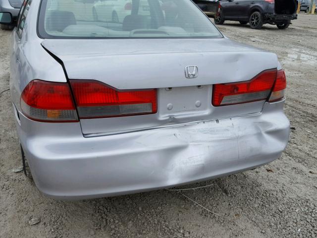 1HGCF86661A051859 - 2001 HONDA ACCORD VAL SILVER photo 9