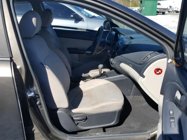 KNAFU4A26A5858368 - 2010 KIA FORTE EX GRAY photo 5