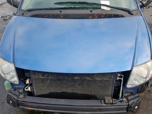 1A4GJ45R27B155183 - 2007 CHRYSLER TOWN & COU BLUE photo 7