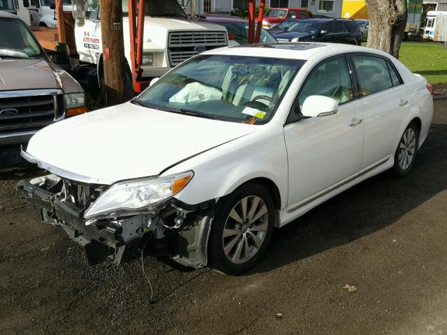 4T1BK3DB9BU404437 - 2011 TOYOTA AVALON BAS Blanc photo 2