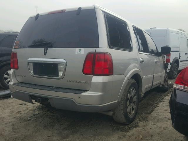 5LMFU28R63LJ46170 - 2003 LINCOLN NAVIGATOR Күміс фото 4