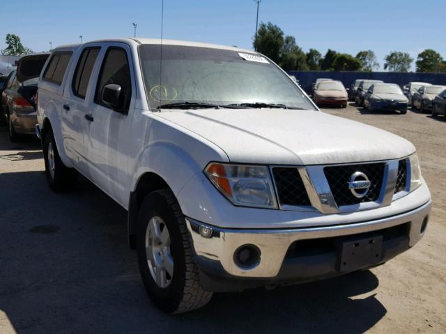 1N6AD07W08C416723 - 2008 NISSAN FRONTIER C WHITE photo 1