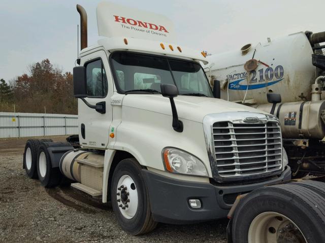 1FUJGEDV5CSBD3162 - 2012 FREIGHTLINER CASCADIA 1 WHITE photo 1