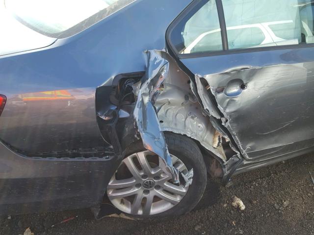 3VW2K7AJ4FM210798 - 2015 VOLKSWAGEN JETTA BASE 灰色 照片 9