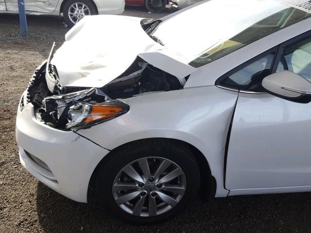 KNAFX4A81E5113951 - 2014 KIA FORTE EX WHITE photo 9