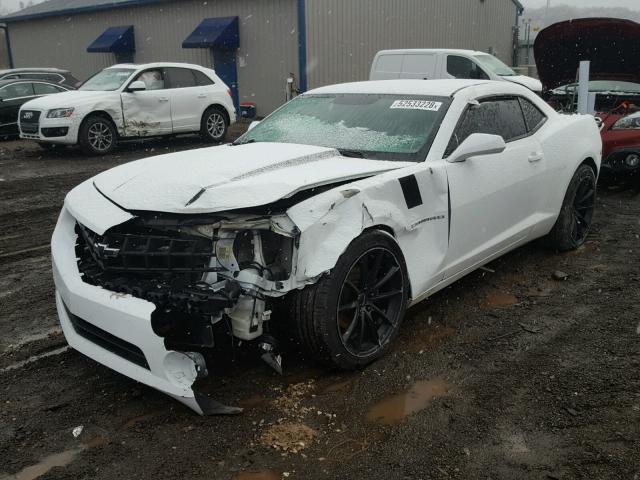 2G1FE1E35D9131434 - 2013 CHEVROLET CAMARO LS WHITE photo 2