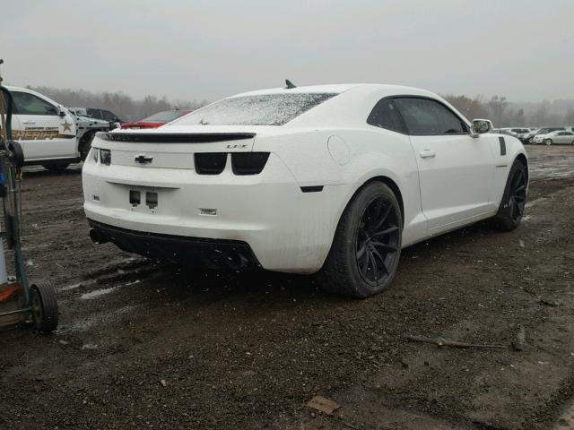 2G1FE1E35D9131434 - 2013 CHEVROLET CAMARO LS WHITE photo 4