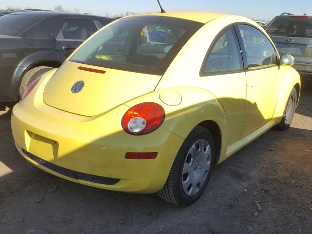3VWPG3AG6AM015945 - 2010 VOLKSWAGEN NEW BEETLE 黄色 照片 4