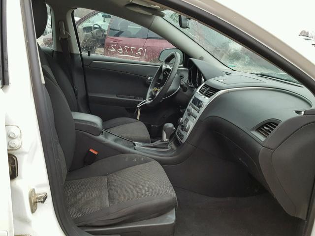 1G1ZC5EUXCF311842 - 2012 CHEVROLET MALIBU 1LT WHITE photo 5