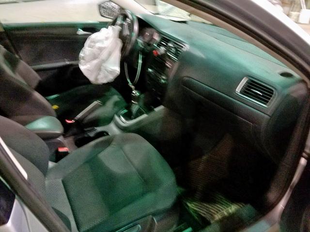 3VW1K7AJ0DM297169 - 2013 VOLKSWAGEN JETTA BASE 银色 照片 5