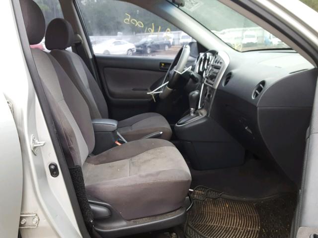 2T1KR32E53C064232 - 2003 TOYOTA MATRIX GRAY photo 5